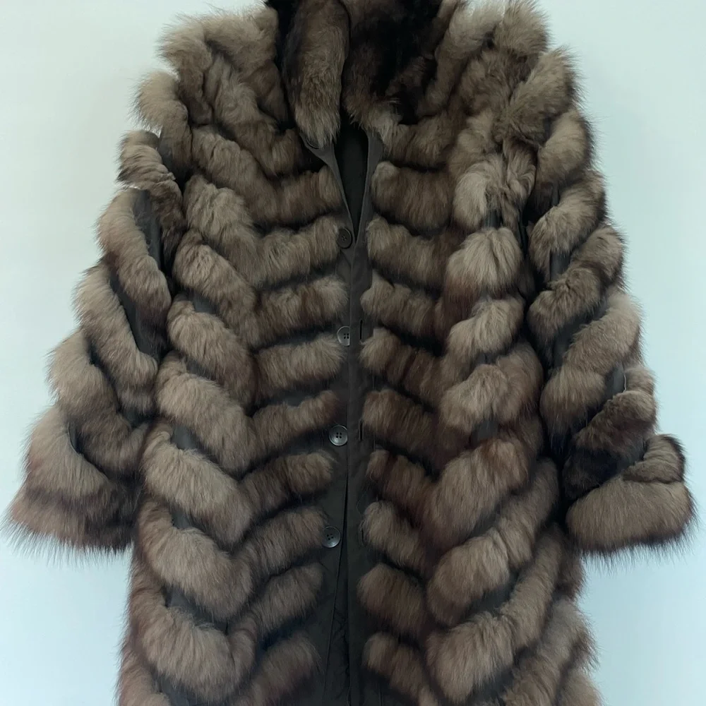 Dolce and Gabbana real fur coat size 6 - Picture 9 of 16